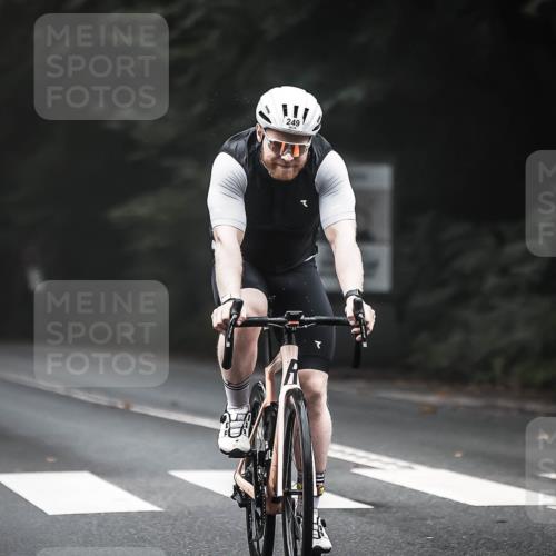 13.09.2026 - Stadtparktriathlon H.Heesch http://msf.ph/oto/10364027 13.09.2026 10:09:45 Radfahren 249, 257, 317 meine-sportfotos.de