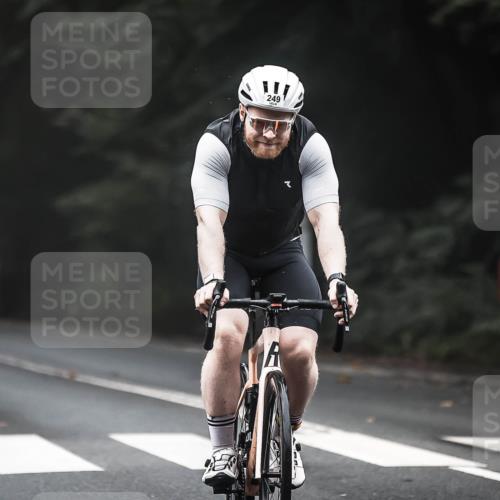 13.09.2026 - Stadtparktriathlon H.Heesch http://msf.ph/oto/10364032 13.09.2026 10:09:45 Radfahren 249, 257, 317 meine-sportfotos.de