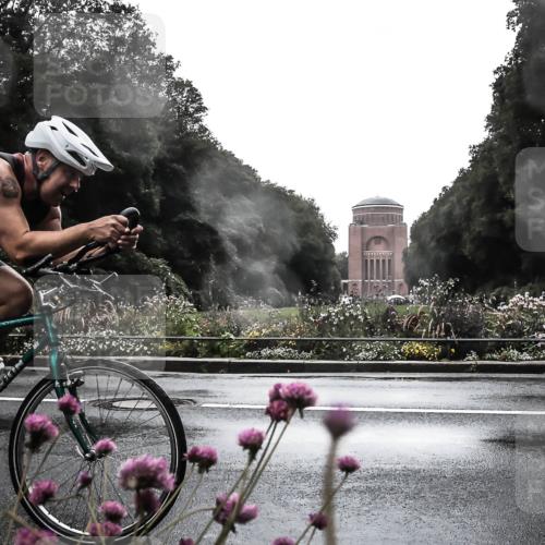 13.09.2026 - Stadtparktriathlon H.Heesch http://msf.ph/oto/10364033 13.09.2026 12:33:27 Radfahren 1025, 1058, 1085, 1168 meine-sportfotos.de