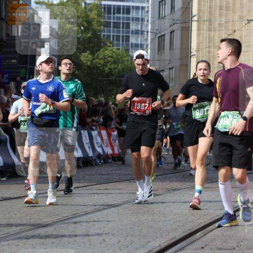 13.09.2026 - 21. swb-Marathon Bremen Strokosch-Dieckow http://msf.ph/oto/10364052 13.09.2026 13:35:05 Ziel 489, 1210, 1395, 1967, 2525, 2561, 2755, 2831, 3052, 3058, 3181, 3217, 3353, 3380, 3388, 3765, 3768, 3842, 4537, 5378, 5415, 5684, 5694, 5760, 6085, 6128, 6168, 6244, 7443, 7462, 7833, 8155, 8182, 8453, 8493, 8552, 8683, 9038, 9751, 9788, 9820, 13180, 536, 2003, 2366, 2492, 2625, 2866, 3063, 3311, 3916, 4062, 4635, 4985, 5016, 6320, 6750, 7305, 7657, 7703, 7998, 8300, 8328, 9017, 9216, 9526, 9527 meine-sportfotos.de