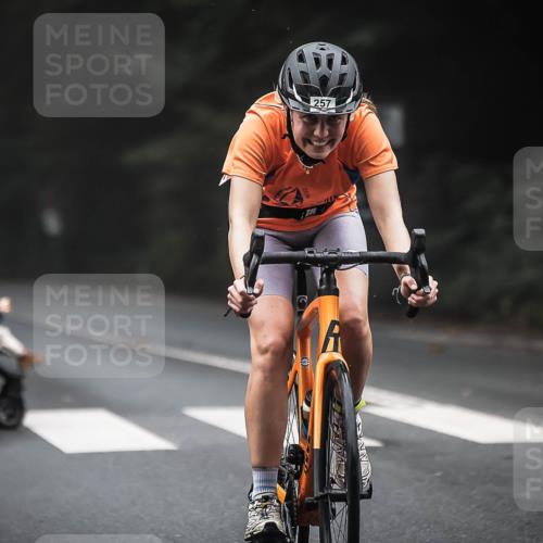13.09.2026 - Stadtparktriathlon H.Heesch http://msf.ph/oto/10364054 13.09.2026 10:09:47 Radfahren 249, 257, 317 meine-sportfotos.de