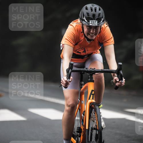 13.09.2026 - Stadtparktriathlon H.Heesch http://msf.ph/oto/10364057 13.09.2026 10:09:47 Radfahren 249, 257, 317 meine-sportfotos.de