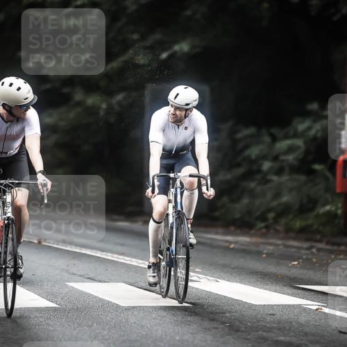13.09.2026 - Stadtparktriathlon H.Heesch http://msf.ph/oto/10364071 13.09.2026 13:12:16 Radfahren 1195, 1374, 1409, 1431 meine-sportfotos.de