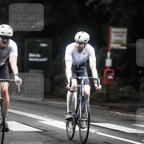 13.09.2026 - Stadtparktriathlon H.Heesch http://msf.ph/oto/10364081 13.09.2026 13:12:16 Radfahren 1195, 1374, 1409, 1431 meine-sportfotos.de