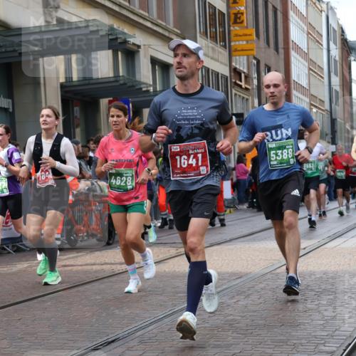 13.09.2026 - 21. swb-Marathon Bremen Strokosch-Dieckow http://msf.ph/oto/10364082 13.09.2026 13:37:05 Ziel 270, 391, 448, 869, 1180, 3323, 3333, 3627, 3804, 3823, 4300, 4433, 4628, 4947, 5388, 5547, 5577, 5612, 5738, 5791, 6046, 6804, 6904, 6911, 6947, 7074, 7571, 8268, 8380, 8439, 8443, 8458, 8553, 8674, 8748, 8753, 9140, 9441, 9701, 10062, 10106, 13077, 551, 813, 843, 950, 1285, 1641, 1849, 1854, 1936, 1991, 2241, 2275, 2531, 2930, 3122, 3541, 3635, 3732, 3787, 3874, 3894, 3909, 3998, 4261, 4410, 4448, 4932, 4947, 5236, 5355, 6046, 6056, 6269, 6408, 6431, 6629, 6961, 7006, 7046 meine-sportfotos.de