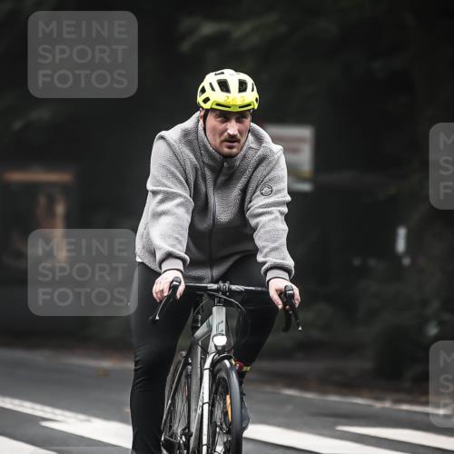 13.09.2026 - Stadtparktriathlon H.Heesch http://msf.ph/oto/10364099 13.09.2026 10:09:57 Radfahren 247, 251 meine-sportfotos.de