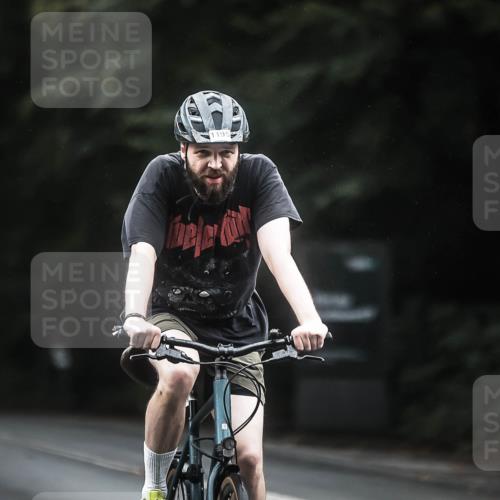 13.09.2026 - Stadtparktriathlon H.Heesch http://msf.ph/oto/10364113 13.09.2026 13:12:20 Radfahren 1195, 1409 meine-sportfotos.de