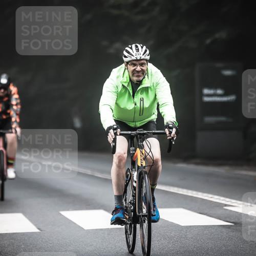 13.09.2026 - Stadtparktriathlon H.Heesch http://msf.ph/oto/10364153 13.09.2026 10:10:05 Radfahren 233, 261, 316 meine-sportfotos.de