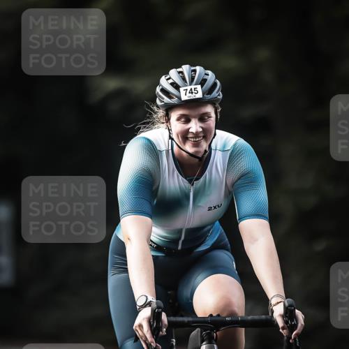 13.09.2026 - Stadtparktriathlon H.Heesch http://msf.ph/oto/10364156 13.09.2026 11:21:01 Radfahren 618, 621, 665, 686, 741, 745, 806 meine-sportfotos.de