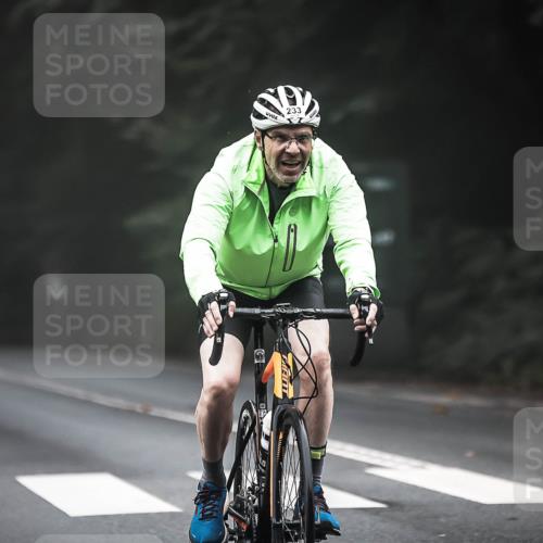13.09.2026 - Stadtparktriathlon H.Heesch http://msf.ph/oto/10364170 13.09.2026 10:10:05 Radfahren 233, 261, 316 meine-sportfotos.de