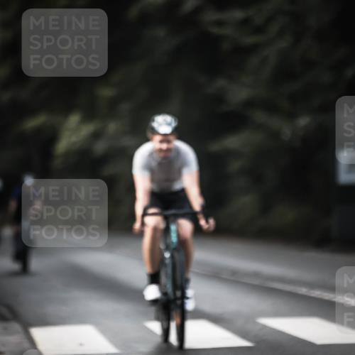 13.09.2026 - Stadtparktriathlon H.Heesch http://msf.ph/oto/10364181 13.09.2026 11:21:02 Radfahren 618, 621, 665, 686, 741, 745, 806 meine-sportfotos.de