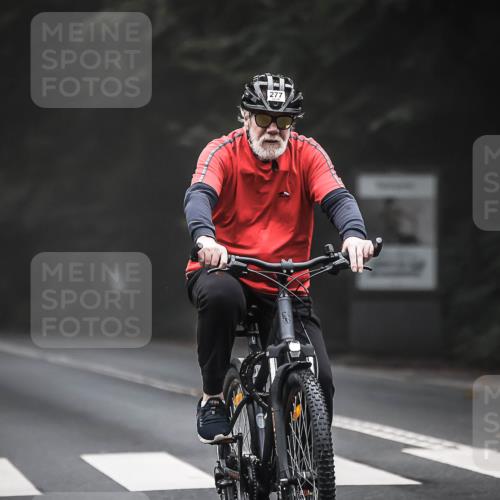 13.09.2026 - Stadtparktriathlon H.Heesch http://msf.ph/oto/10364239 13.09.2026 10:10:13 Radfahren 243, 261, 277, 316 meine-sportfotos.de