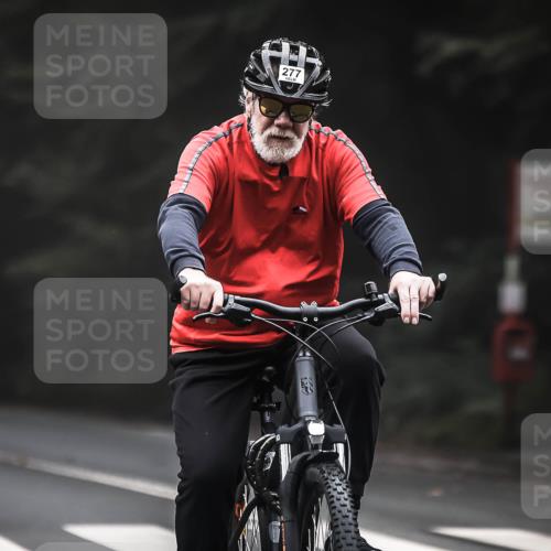 13.09.2026 - Stadtparktriathlon H.Heesch http://msf.ph/oto/10364263 13.09.2026 10:10:13 Radfahren 243, 261, 277, 316 meine-sportfotos.de