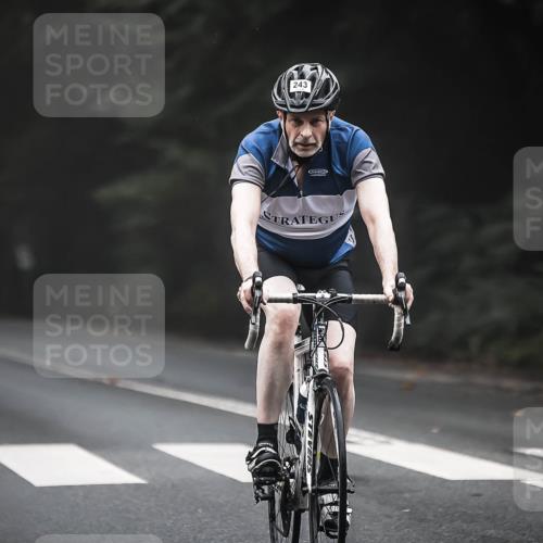 13.09.2026 - Stadtparktriathlon H.Heesch http://msf.ph/oto/10364284 13.09.2026 10:10:17 Radfahren 243, 277 meine-sportfotos.de