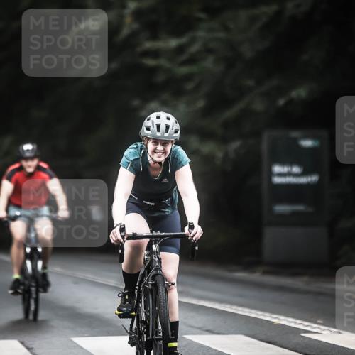 13.09.2026 - Stadtparktriathlon H.Heesch http://msf.ph/oto/10364296 13.09.2026 13:12:30 Radfahren 1205, 1241, 1257, 1271, 1333, 1413 meine-sportfotos.de