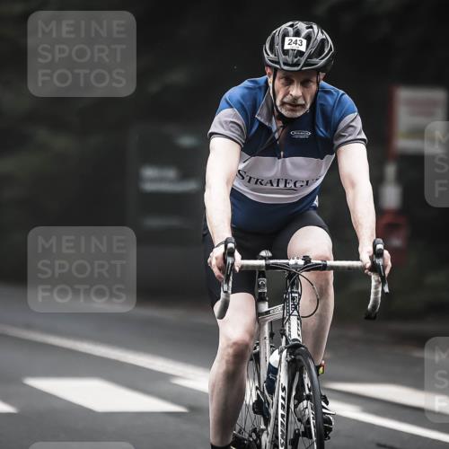 13.09.2026 - Stadtparktriathlon H.Heesch http://msf.ph/oto/10364301 13.09.2026 10:10:17 Radfahren 243, 277 meine-sportfotos.de