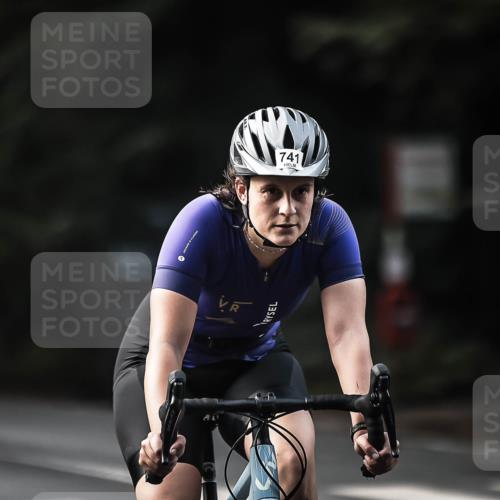 13.09.2026 - Stadtparktriathlon H.Heesch http://msf.ph/oto/10364308 13.09.2026 11:21:07 Radfahren 621, 696, 741, 776, 781 meine-sportfotos.de