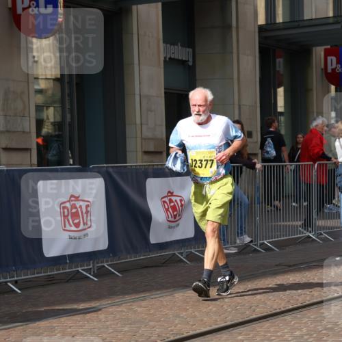 13.09.2026 - 21. swb-Marathon Bremen Strokosch-Dieckow http://msf.ph/oto/10364328 13.09.2026 11:26:42 Ziel 10573, 11254, 11851, 12377, 12408, 10573, 10667, 11538 meine-sportfotos.de