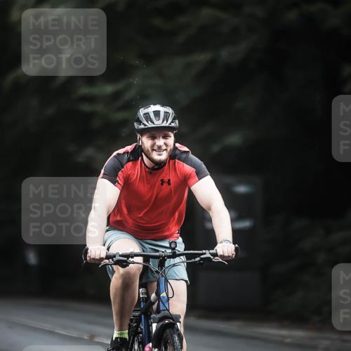13.09.2026 - Stadtparktriathlon H.Heesch http://msf.ph/oto/10364333 13.09.2026 13:12:32 Radfahren 1205, 1241, 1257, 1271, 1333, 1413 meine-sportfotos.de