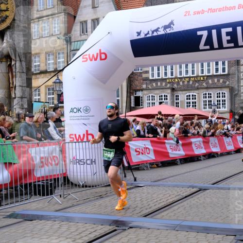 13.09.2026 - 21. swb-Marathon Bremen Tim E. http://msf.ph/oto/10364338 13.09.2026 13:02:00 Ziel 1614, 4696, 5369, 7950, 9137, 13063, 13168 meine-sportfotos.de