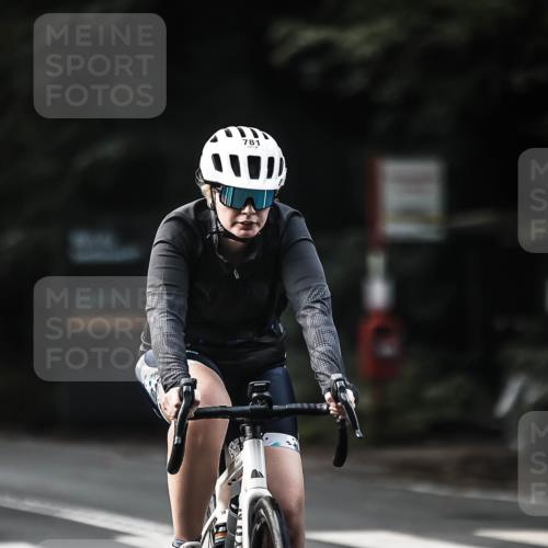 13.09.2026 - Stadtparktriathlon H.Heesch http://msf.ph/oto/10364358 13.09.2026 11:21:09 Radfahren 696, 741, 776, 781 meine-sportfotos.de