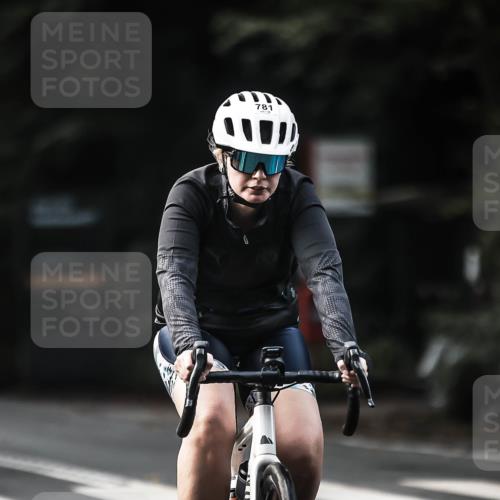 13.09.2026 - Stadtparktriathlon H.Heesch http://msf.ph/oto/10364362 13.09.2026 11:21:09 Radfahren 696, 741, 776, 781 meine-sportfotos.de