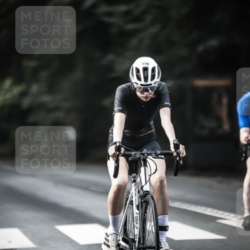 13.09.2026 - Stadtparktriathlon H.Heesch http://msf.ph/oto/10364367 13.09.2026 11:21:10 Radfahren 696, 741, 776, 781 meine-sportfotos.de
