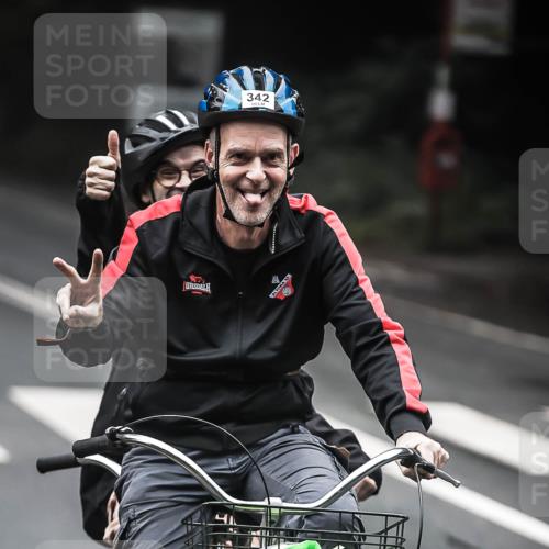 13.09.2026 - Stadtparktriathlon H.Heesch http://msf.ph/oto/10364373 13.09.2026 10:10:38 Radfahren 210, 309, 342 meine-sportfotos.de