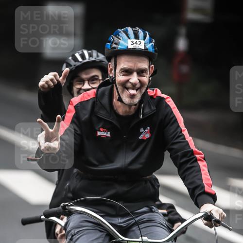 13.09.2026 - Stadtparktriathlon H.Heesch http://msf.ph/oto/10364379 13.09.2026 10:10:38 Radfahren 210, 309, 342 meine-sportfotos.de