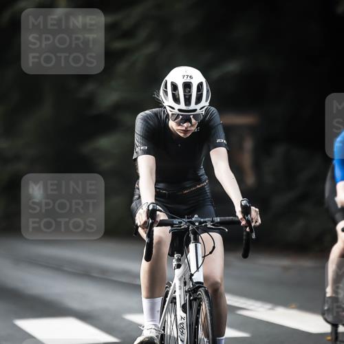 13.09.2026 - Stadtparktriathlon H.Heesch http://msf.ph/oto/10364380 13.09.2026 11:21:10 Radfahren 696, 741, 776, 781 meine-sportfotos.de
