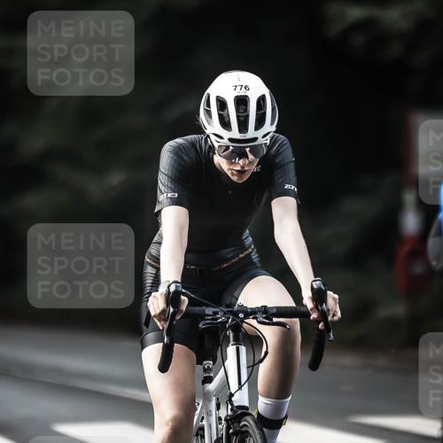 13.09.2026 - Stadtparktriathlon H.Heesch http://msf.ph/oto/10364389 13.09.2026 11:21:10 Radfahren 696, 741, 776, 781 meine-sportfotos.de