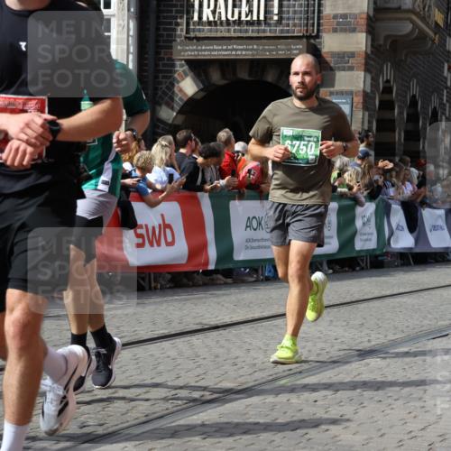 13.09.2026 - 21. swb-Marathon Bremen Strokosch-Dieckow http://msf.ph/oto/10364393 13.09.2026 13:35:10 Ziel 489, 1210, 1967, 2413, 2430, 2525, 2561, 2755, 3181, 3217, 3353, 3380, 3765, 3768, 3842, 5378, 5415, 5684, 6085, 6128, 6168, 6244, 6627, 6655, 6756, 7443, 7462, 8155, 8182, 8493, 8515, 8552, 8623, 8683, 9038, 9788, 9820, 13017, 13018, 13180, 536, 1150, 2003, 2090, 2625, 2866, 3311, 3621, 3916, 4062, 4635, 4985, 5016, 6315, 6320, 6418, 6750, 6837, 7305, 7377, 7703, 8300, 8401, 8530, 8773, 8915, 9526, 9527 meine-sportfotos.de