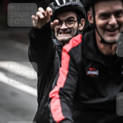 13.09.2026 - Stadtparktriathlon H.Heesch http://msf.ph/oto/10364409 13.09.2026 10:10:39 Radfahren 210, 274, 309, 342 meine-sportfotos.de