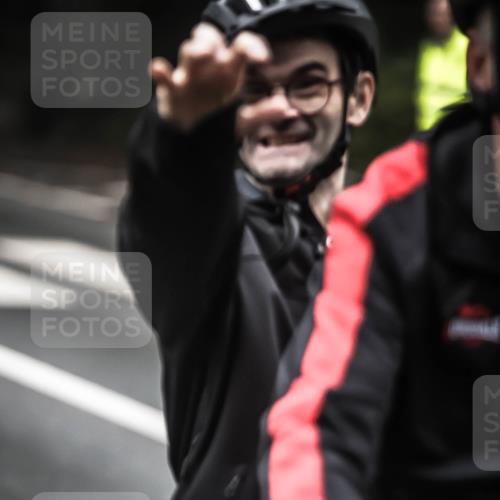 13.09.2026 - Stadtparktriathlon H.Heesch http://msf.ph/oto/10364413 13.09.2026 10:10:39 Radfahren 210, 274, 309, 342 meine-sportfotos.de