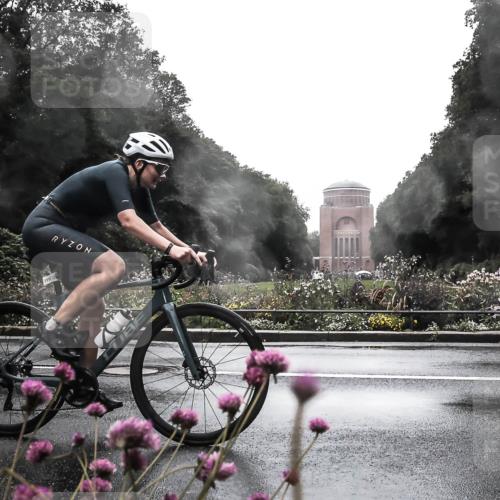 13.09.2026 - Stadtparktriathlon H.Heesch http://msf.ph/oto/10364428 13.09.2026 12:35:45 Radfahren 1090, 1113 meine-sportfotos.de