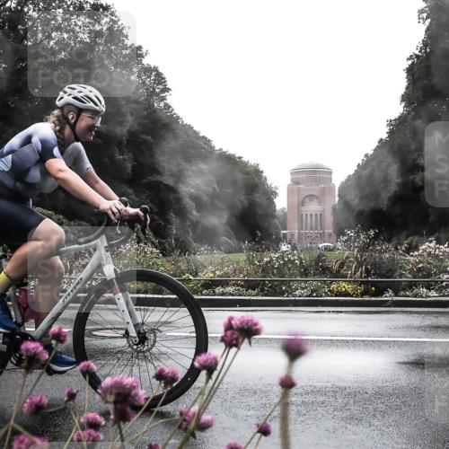 13.09.2026 - Stadtparktriathlon H.Heesch http://msf.ph/oto/10364436 13.09.2026 12:35:49 Radfahren 1090, 1181 meine-sportfotos.de