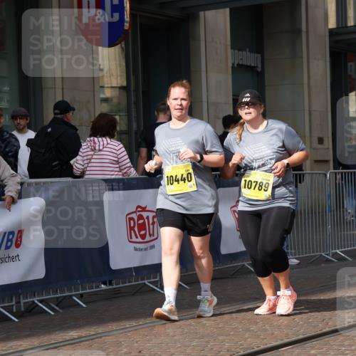 13.09.2026 - 21. swb-Marathon Bremen Strokosch-Dieckow http://msf.ph/oto/10364439 13.09.2026 11:27:07 Ziel 10440, 10627, 10789, 11031, 10573, 11254, 11851, 12377, 12408 meine-sportfotos.de