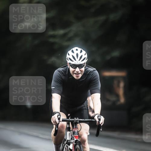 13.09.2026 - Stadtparktriathlon H.Heesch http://msf.ph/oto/10364455 13.09.2026 13:12:41 Radfahren 1218, 1268, 1333, 1346 meine-sportfotos.de