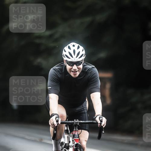 13.09.2026 - Stadtparktriathlon H.Heesch http://msf.ph/oto/10364461 13.09.2026 13:12:41 Radfahren 1218, 1268, 1333, 1346 meine-sportfotos.de