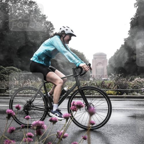 13.09.2026 - Stadtparktriathlon H.Heesch http://msf.ph/oto/10364501 13.09.2026 12:36:12 Radfahren 1102, 1148, 1162 meine-sportfotos.de