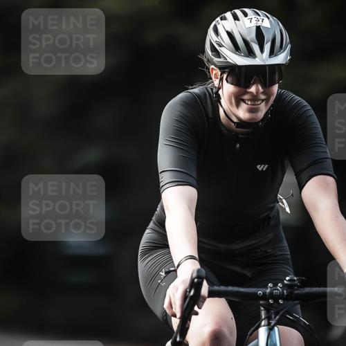 13.09.2026 - Stadtparktriathlon H.Heesch http://msf.ph/oto/10364502 13.09.2026 11:21:20 Radfahren 519, 644, 653, 737, 740, 825, 826, 1800 meine-sportfotos.de