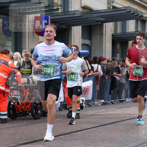 13.09.2026 - 21. swb-Marathon Bremen Strokosch-Dieckow http://msf.ph/oto/10364514 13.09.2026 13:37:13 Ziel 270, 391, 448, 869, 3323, 3627, 3804, 3823, 4155, 4300, 4433, 4628, 5388, 5612, 5624, 5738, 5791, 6032, 6804, 6911, 7003, 7074, 7571, 7635, 8315, 8316, 8380, 8439, 8553, 8674, 8748, 8753, 9441, 10062, 10106, 950, 1180, 1285, 1641, 1849, 1854, 1991, 2241, 2531, 2930, 3122, 3333, 3732, 3787, 3894, 3909, 4261, 4410, 4448, 4932, 4947, 5236, 5355, 5547, 5577, 5612, 6046, 6056, 6269, 6408, 6431, 6629, 6904, 6947, 6961, 7006, 7046, 8268, 8443, 9701 meine-sportfotos.de