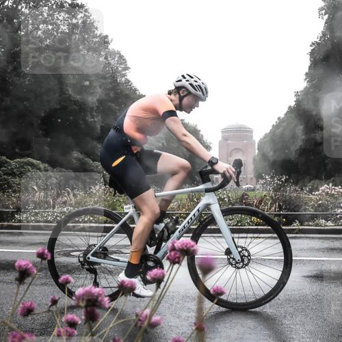 13.09.2026 - Stadtparktriathlon H.Heesch http://msf.ph/oto/10364515 13.09.2026 12:36:19 Radfahren 1134, 1157 meine-sportfotos.de