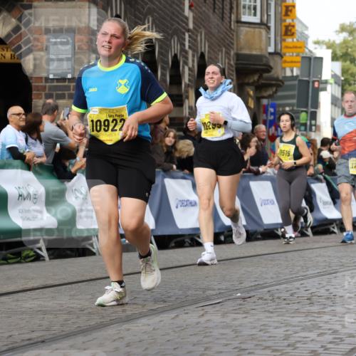 13.09.2026 - 21. swb-Marathon Bremen Strokosch-Dieckow http://msf.ph/oto/10364522 13.09.2026 10:59:37 Ziel 10377, 10415, 10492, 10668, 10922, 11086, 11125, 11301, 11302, 11500, 11873, 11913, 12118, 12200, 12267, 12537, 12541, 10236, 10355, 10669, 10691, 10928, 10929, 11054, 11056, 11089, 11194, 11419, 11501, 11803, 11904, 12138, 12242, 12243, 12388, 12480 meine-sportfotos.de