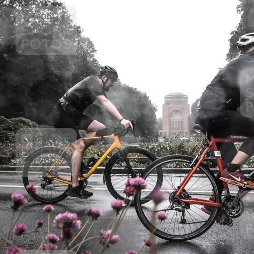 13.09.2026 - Stadtparktriathlon H.Heesch http://msf.ph/oto/10364533 13.09.2026 12:36:23 Radfahren 1020, 1056, 1115 meine-sportfotos.de
