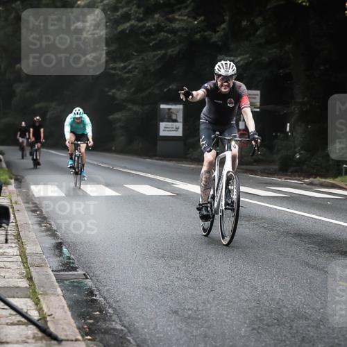 13.09.2026 - Stadtparktriathlon H.Heesch http://msf.ph/oto/10364545 13.09.2026 10:11:03 Radfahren 229, 254, 267, 308, 330 meine-sportfotos.de