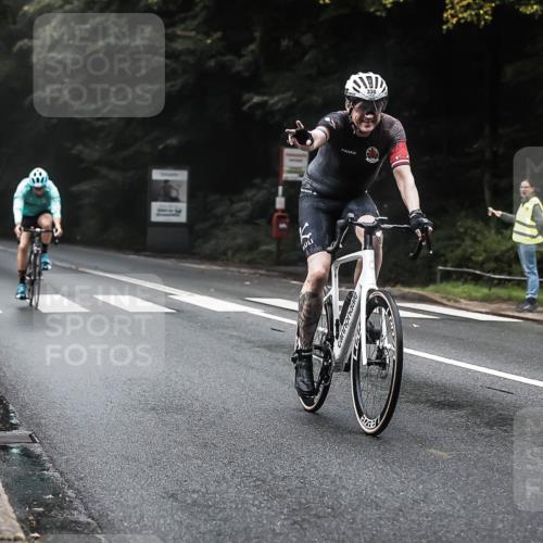 13.09.2026 - Stadtparktriathlon H.Heesch http://msf.ph/oto/10364564 13.09.2026 10:11:04 Radfahren 254, 267, 308, 330 meine-sportfotos.de