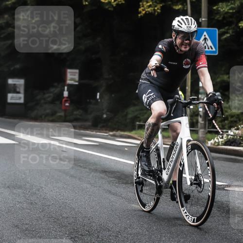 13.09.2026 - Stadtparktriathlon H.Heesch http://msf.ph/oto/10364582 13.09.2026 10:11:04 Radfahren 254, 267, 308, 330 meine-sportfotos.de