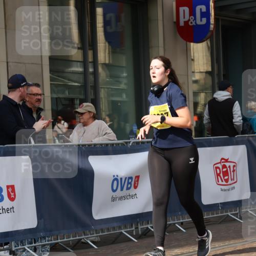 13.09.2026 - 21. swb-Marathon Bremen Strokosch-Dieckow http://msf.ph/oto/10364588 13.09.2026 11:27:13 Ziel 10440, 10627, 10789, 11031, 11254, 11851, 12377, 12408 meine-sportfotos.de