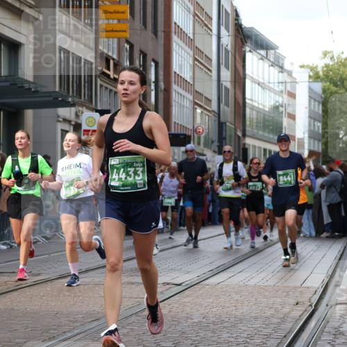 13.09.2026 - 21. swb-Marathon Bremen Strokosch-Dieckow http://msf.ph/oto/10364613 13.09.2026 13:37:15 Ziel 270, 391, 448, 869, 3323, 3627, 3804, 3823, 4155, 4300, 4433, 4628, 5388, 5624, 5738, 5791, 6032, 6795, 6804, 6911, 7003, 7074, 7571, 7635, 8315, 8316, 8380, 8439, 8553, 8674, 8748, 8753, 9099, 9441, 10062, 10106, 950, 1180, 1285, 1641, 1849, 1854, 1991, 2241, 2531, 2930, 3122, 3333, 3732, 3787, 3894, 3909, 4261, 4410, 4448, 4932, 4947, 5547, 5577, 5612, 6046, 6056, 6269, 6431, 6629, 6904, 6947, 6961, 7006, 7046, 7571, 8268, 8443, 9701 meine-sportfotos.de